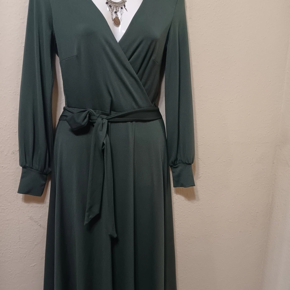 H&M Deep Green Long Sleeve Dress - Picture 2 of 10